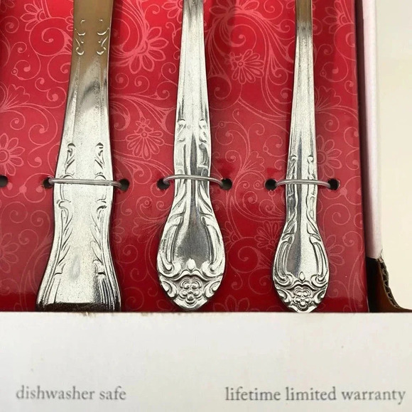 International 20 Piece Flatware Set Queens Fancy New In Box - Picture 2 of 6